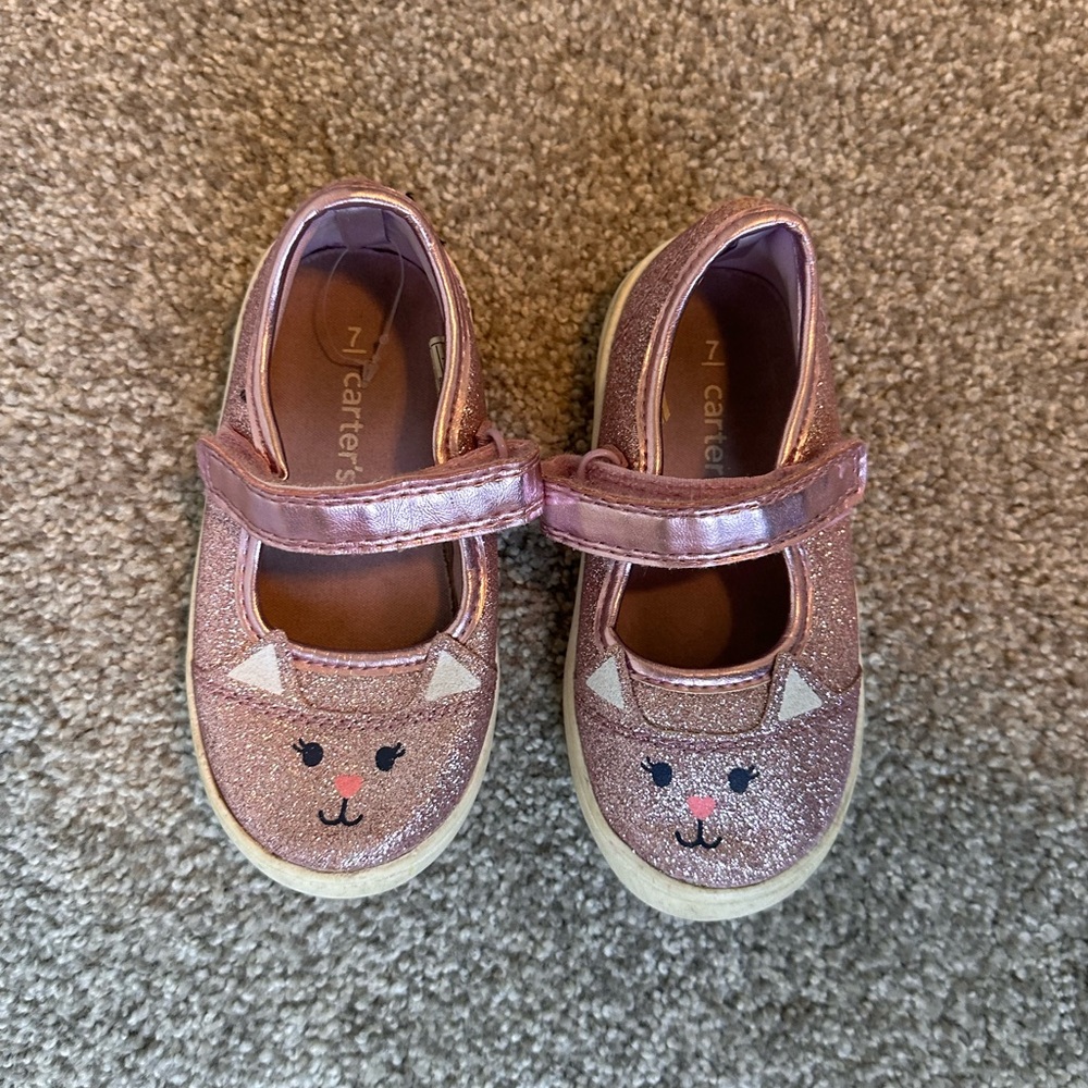 Girls Carter’s pink sparkle cat kitty slip on shoes. Size 7. Velcro
